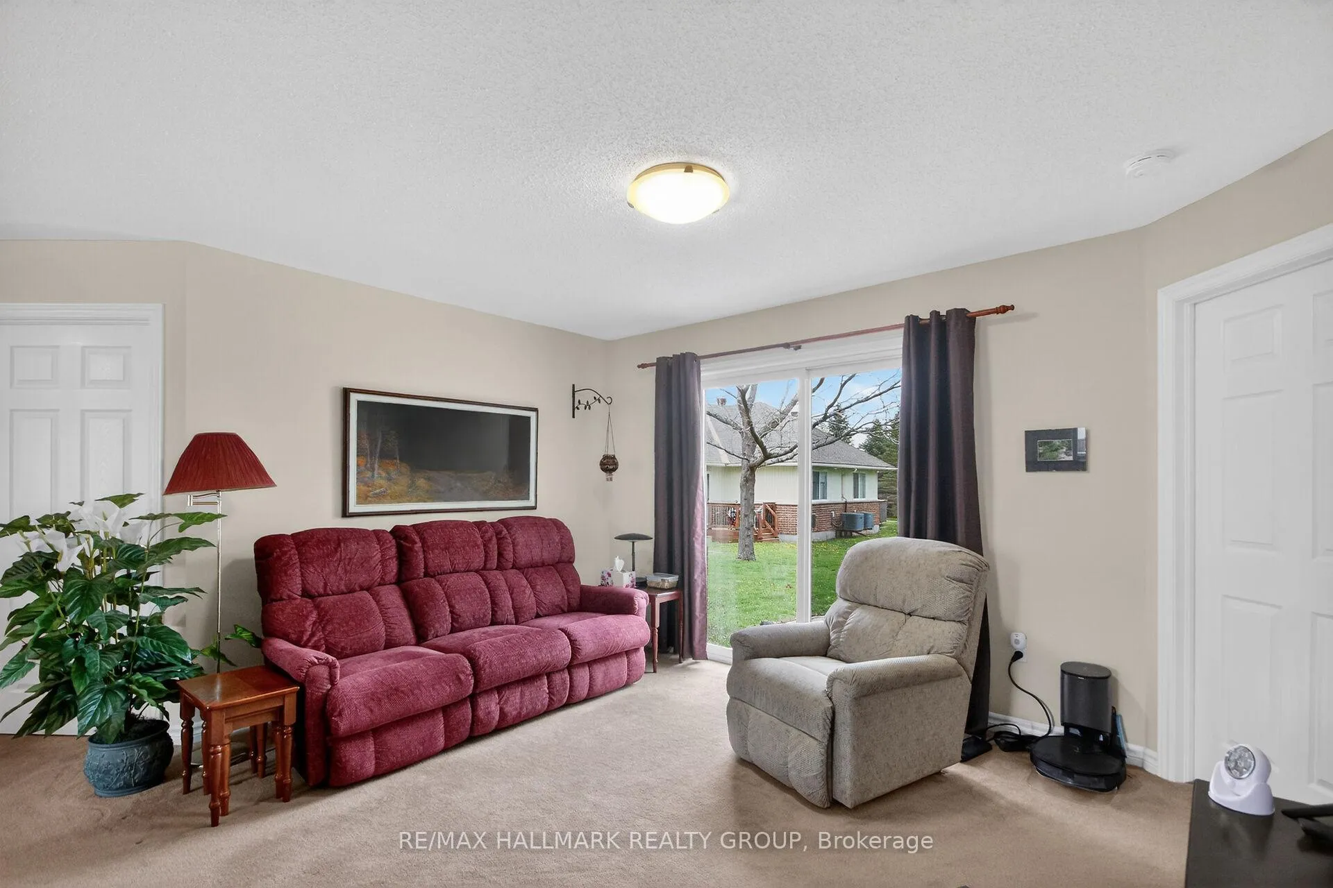 Photo 10 of 341 Chestnut Green Private, Ottawa, Richmond — HOMEH