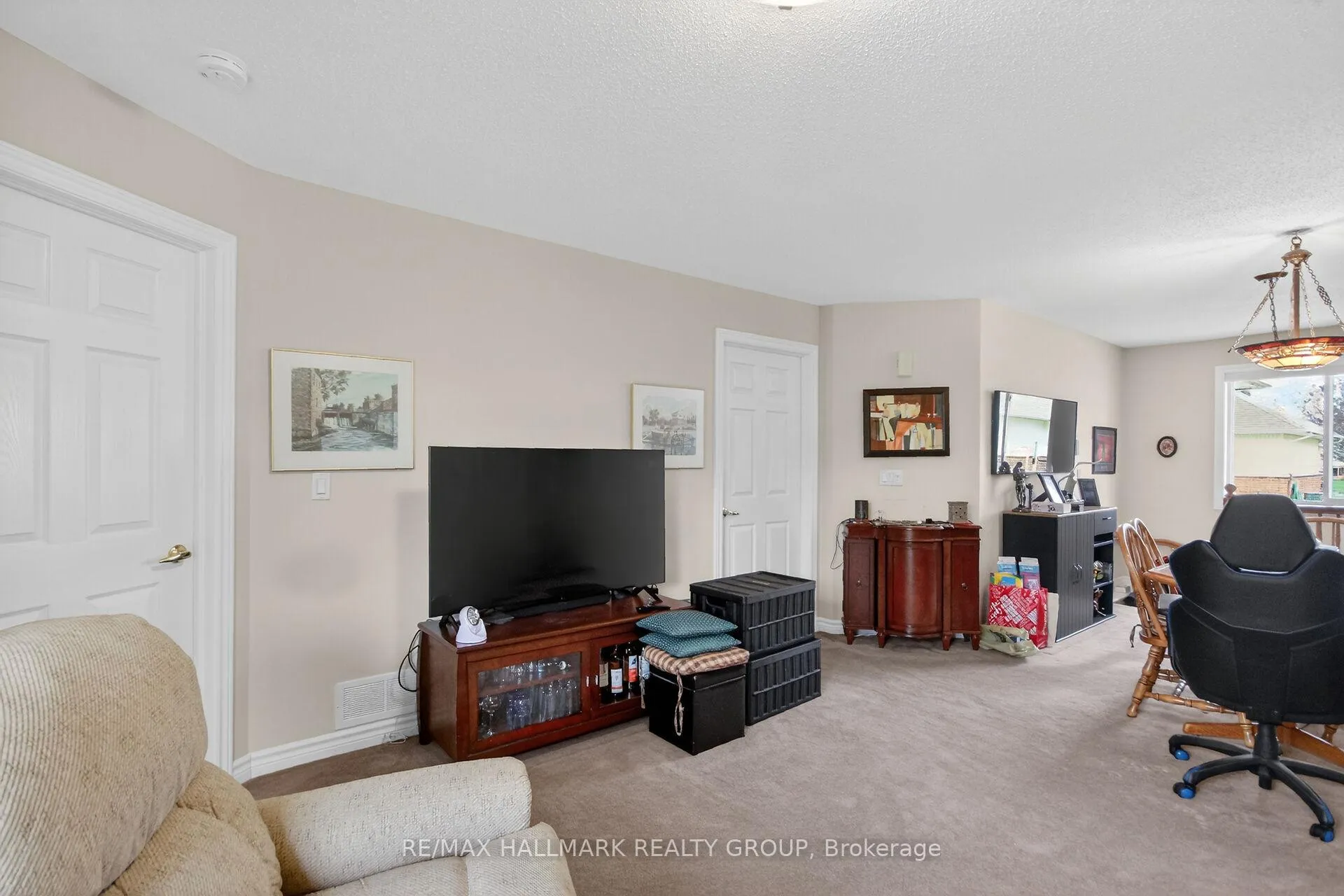 Photo 13 of 341 Chestnut Green Private, Ottawa, Richmond — HOMEH
