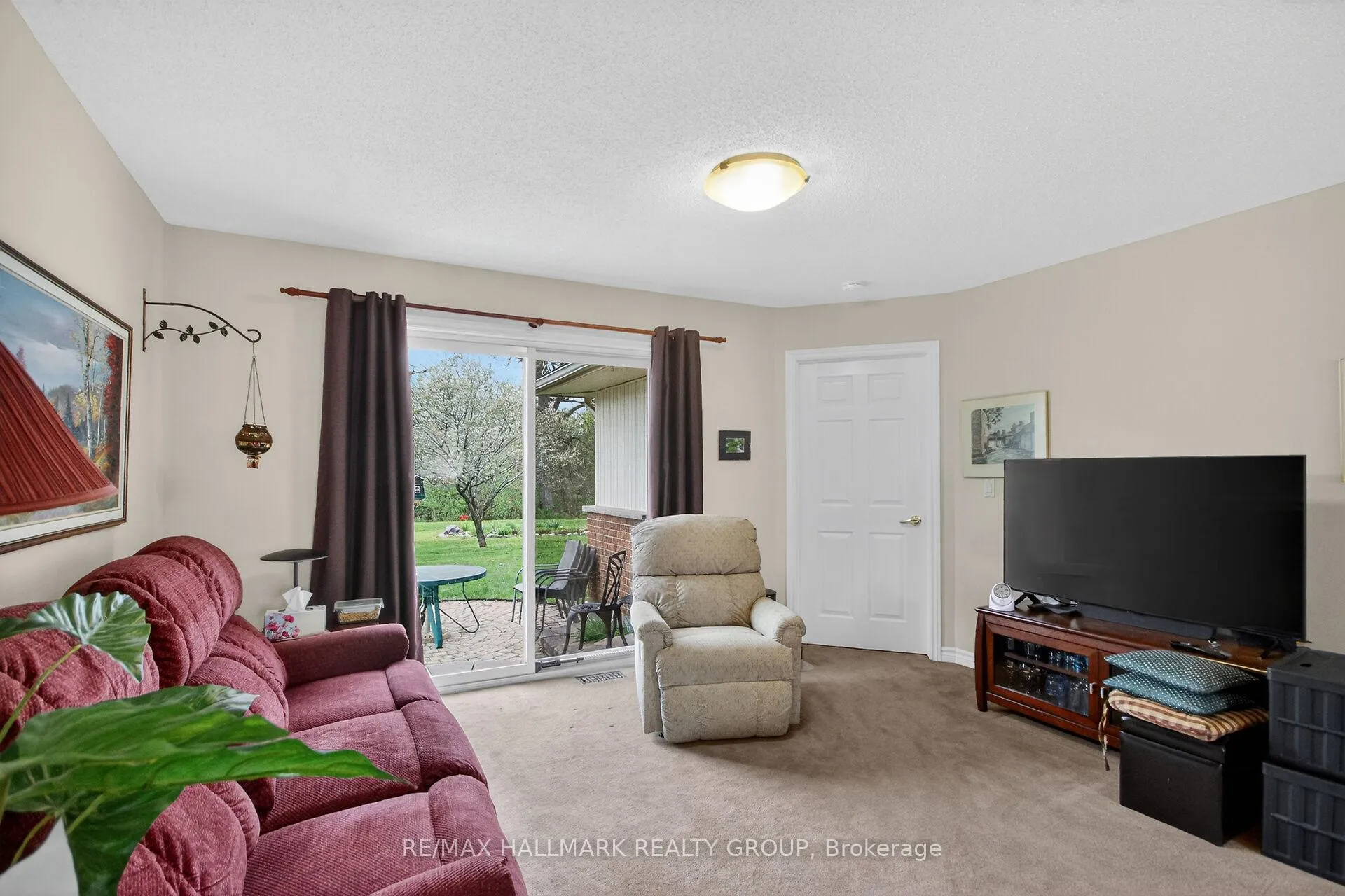 Photo 14 of 341 Chestnut Green Private, Ottawa, Richmond — HOMEH