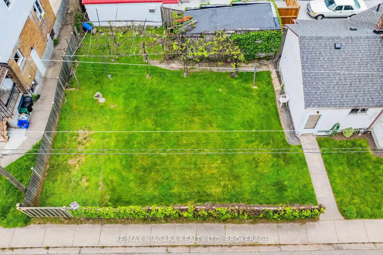 Photo 3 of 5719 Temperance Avenue E, Niagara Falls, Hospital — HOMEH