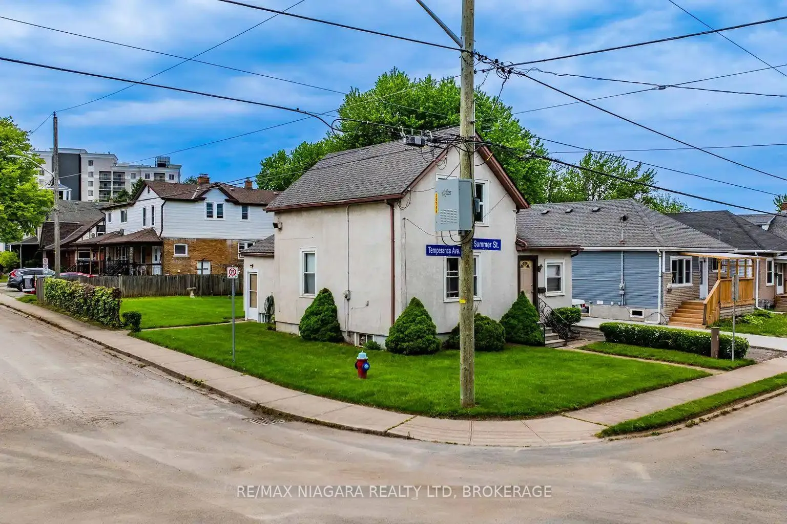 Photo 4 of 5719 Temperance Avenue E, Niagara Falls, Hospital — HOMEH