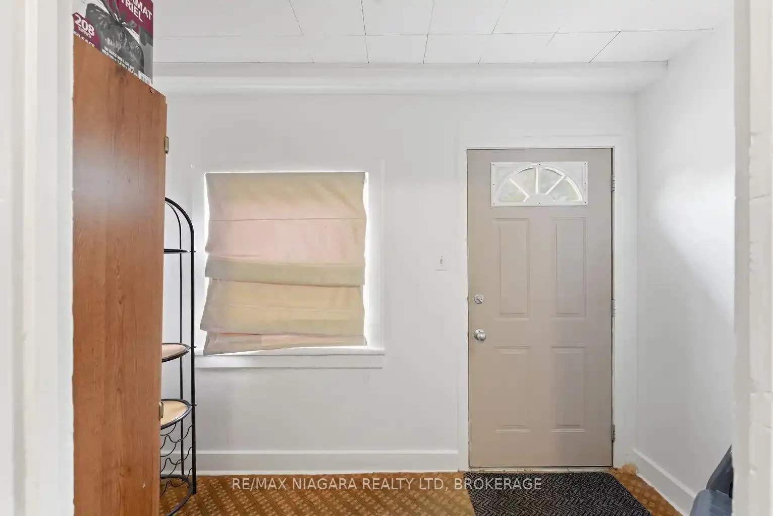 Photo 9 of 5719 Temperance Avenue E, Niagara Falls, Hospital — HOMEH