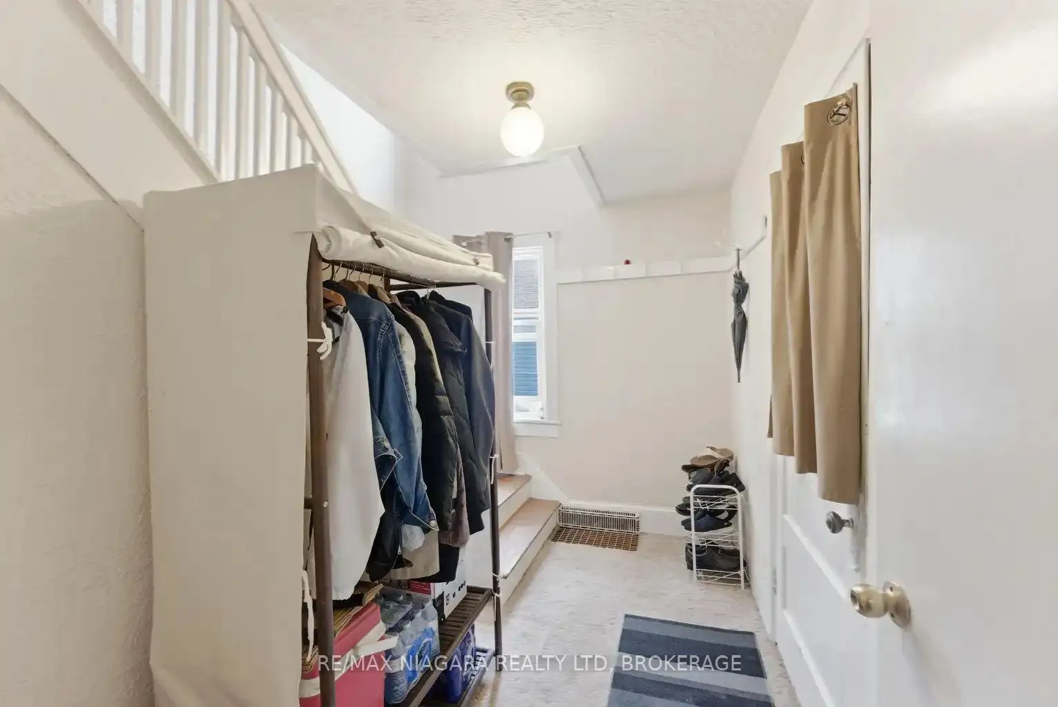 Photo 10 of 5719 Temperance Avenue E, Niagara Falls, Hospital — HOMEH