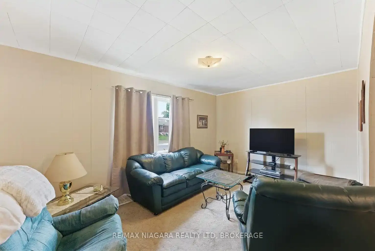 Photo 16 of 5719 Temperance Avenue E, Niagara Falls, Hospital — HOMEH