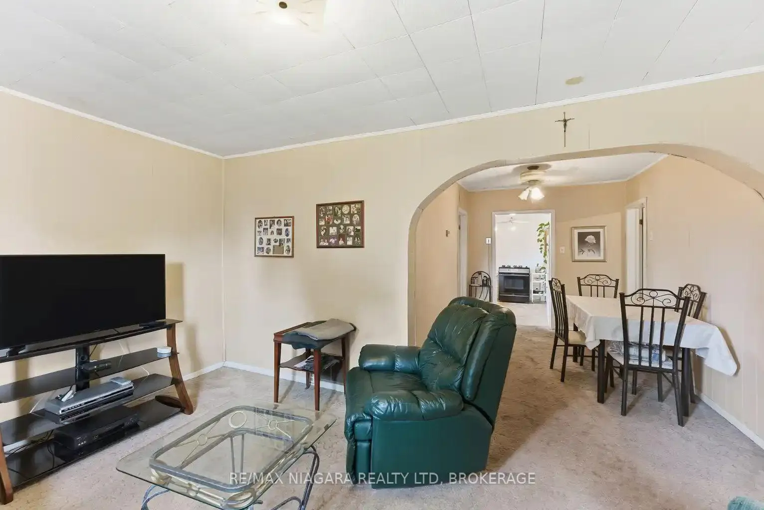 Photo 22 of 5719 Temperance Avenue E, Niagara Falls, Hospital — HOMEH