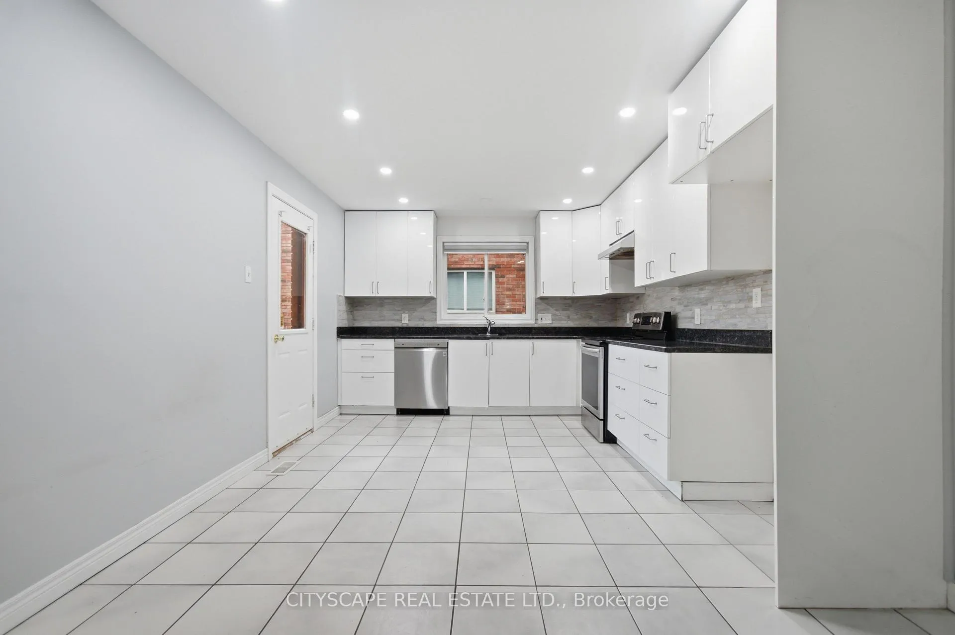 Photo 9 of 3154 Fazio Drive, Windsor — HOMEH