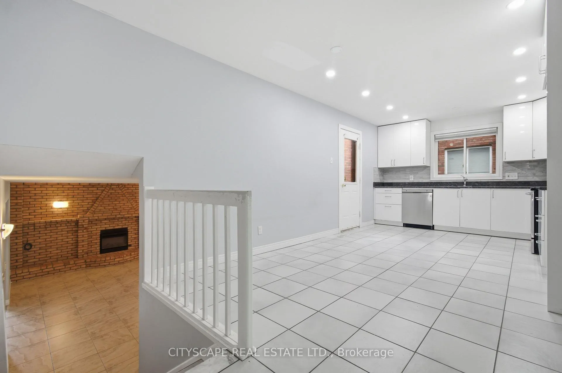 Photo 10 of 3154 Fazio Drive, Windsor — HOMEH