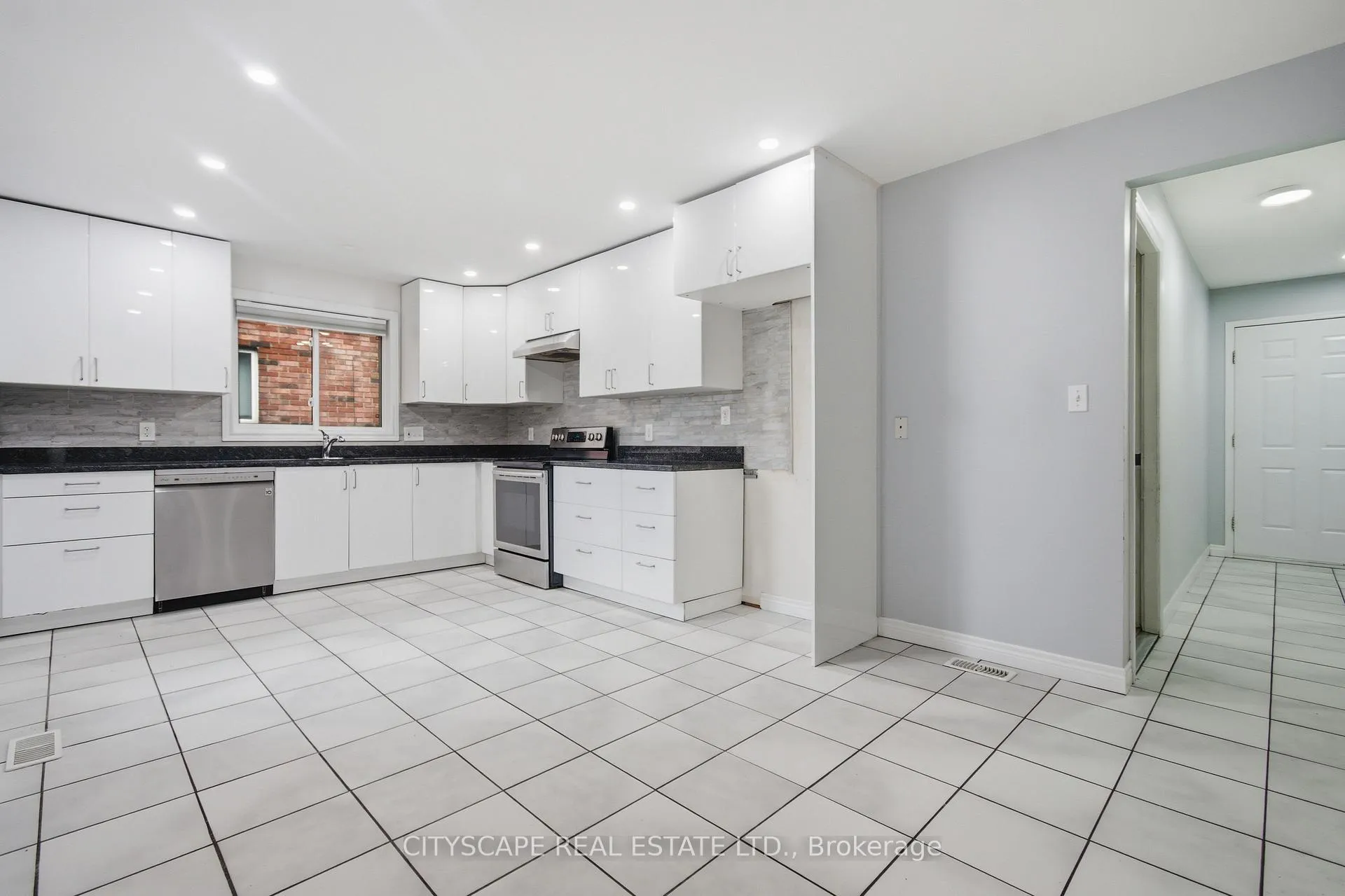 Photo 12 of 3154 Fazio Drive, Windsor — HOMEH