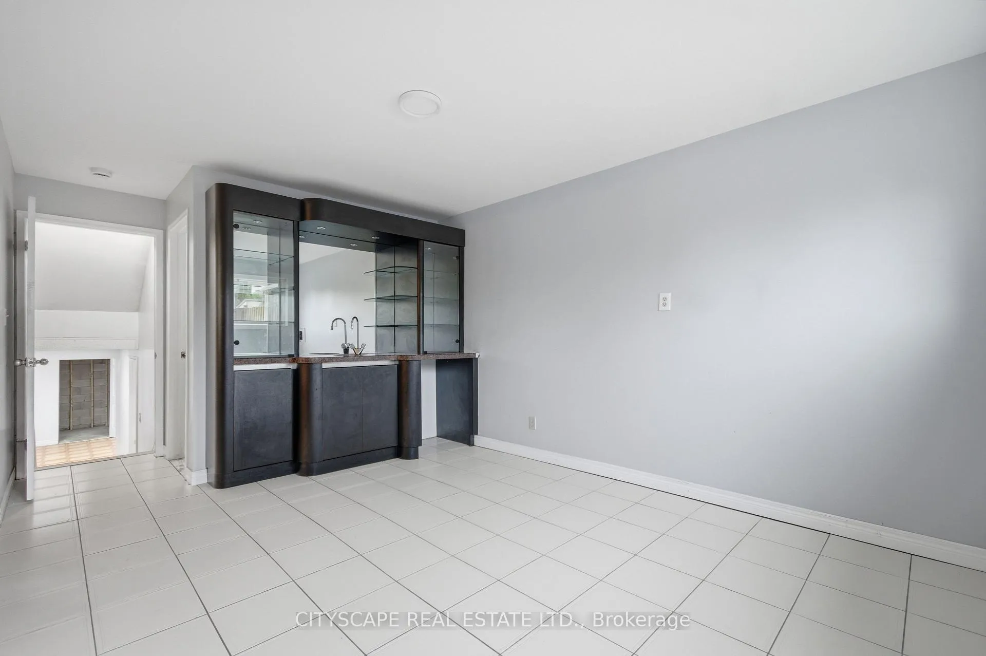 Photo 23 of 3154 Fazio Drive, Windsor — HOMEH