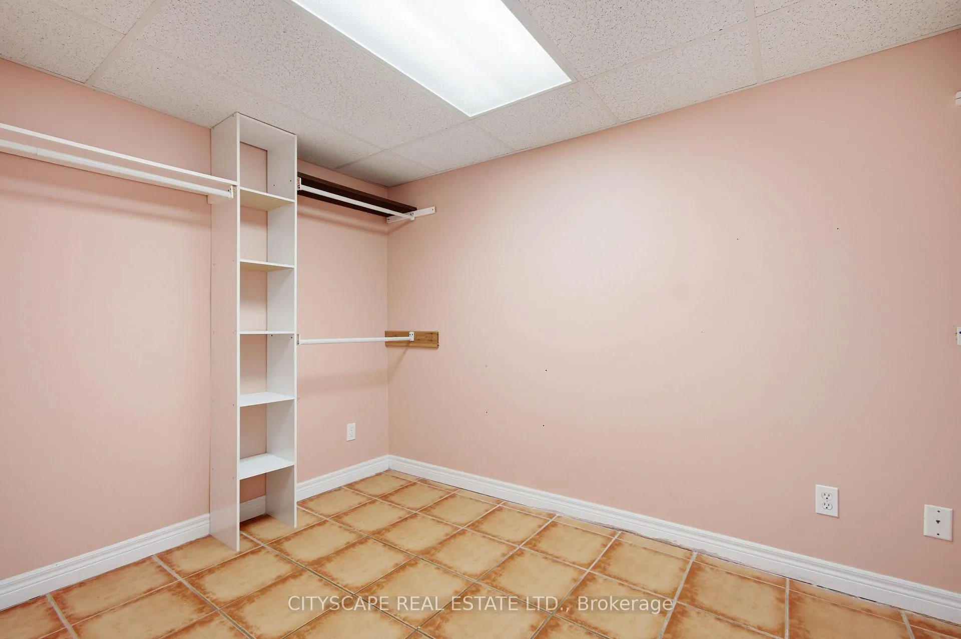 Photo 25 of 3154 Fazio Drive, Windsor — HOMEH