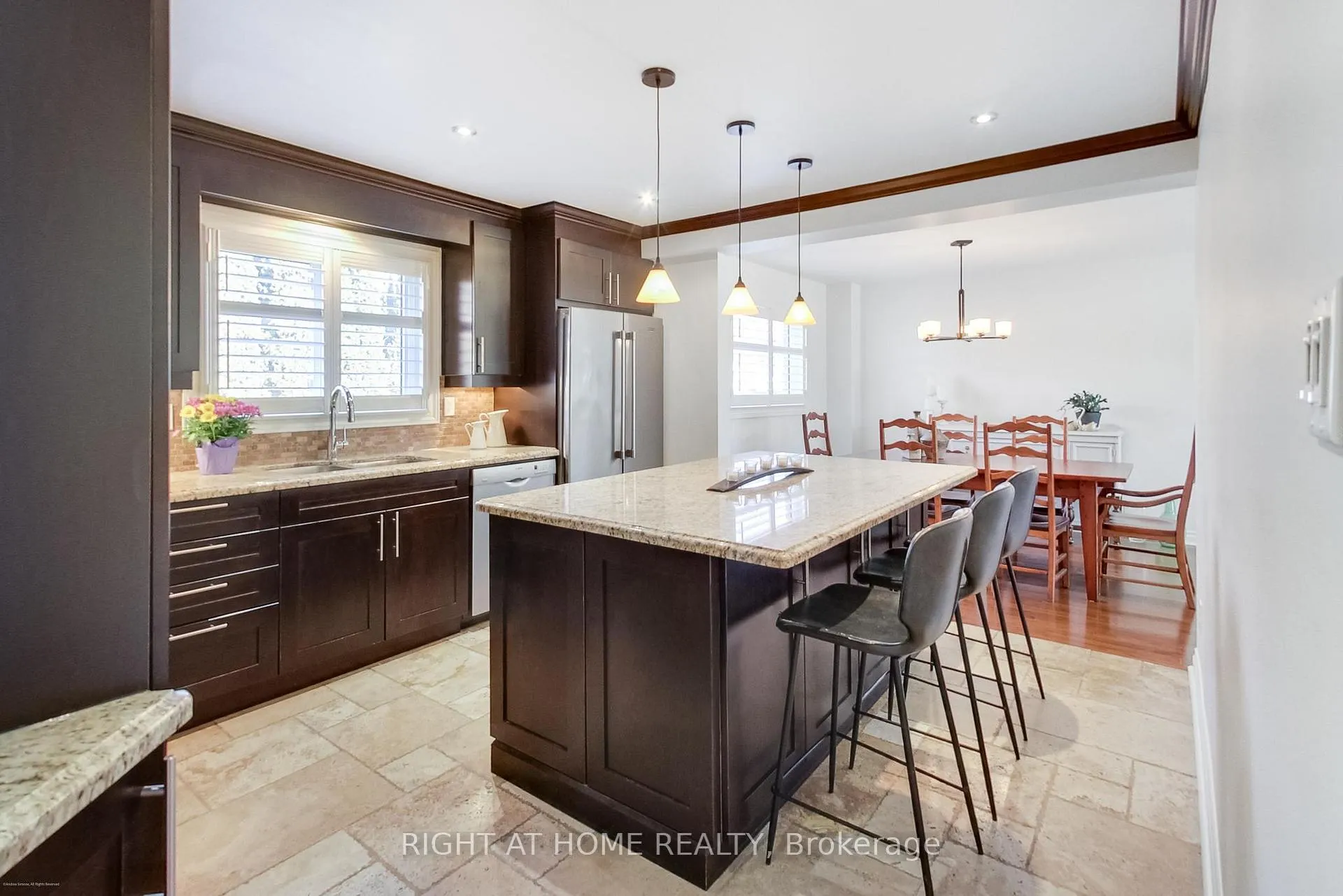 Photo 5 of 885 Dales Avenue, Newmarket, Gorham-College Manor — HOMEH