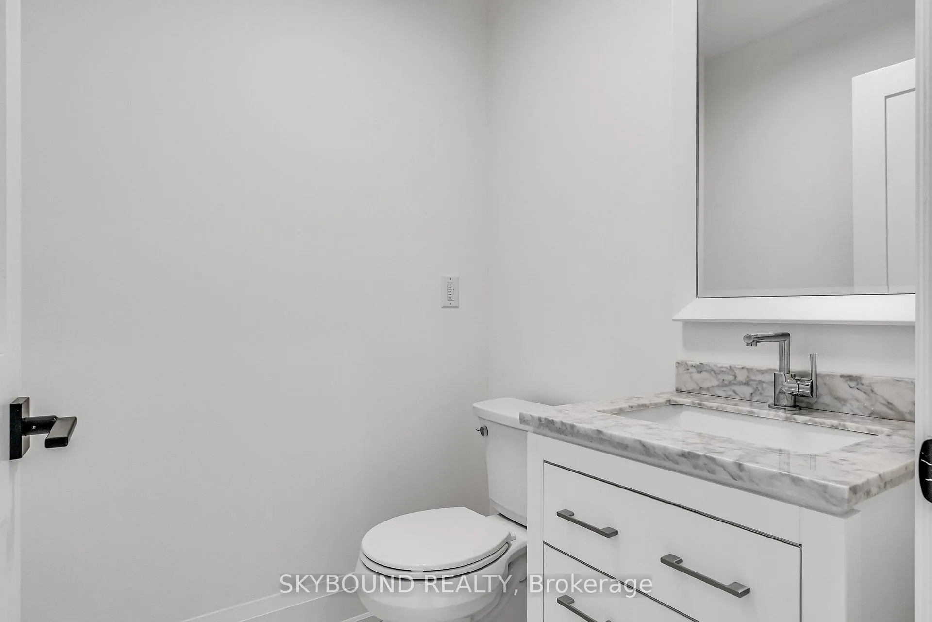Photo 4 of 323 Mortimer Avenue, Toronto, Danforth Village-East York — HOMEH