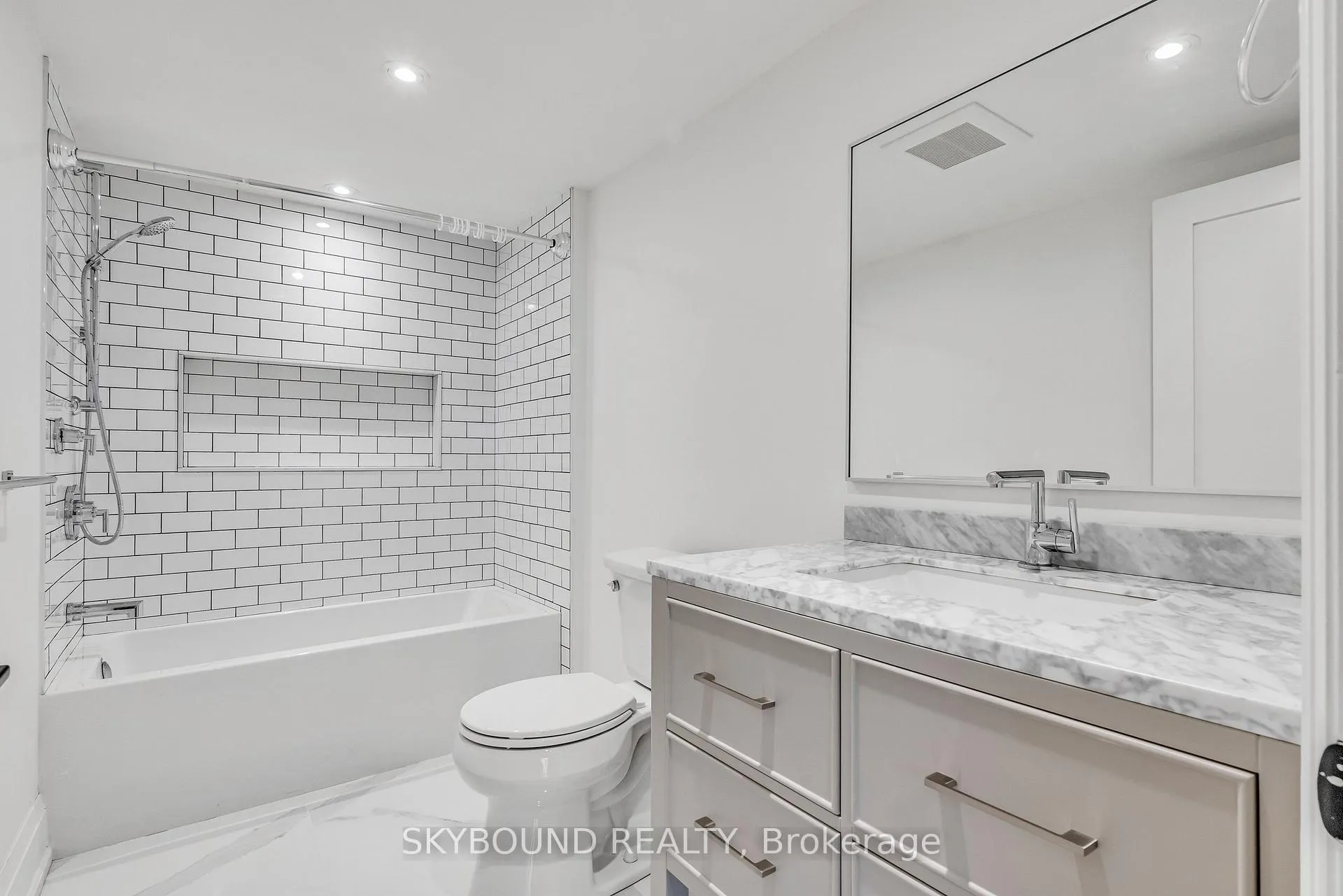 Photo 17 of 323 Mortimer Avenue, Toronto, Danforth Village-East York — HOMEH