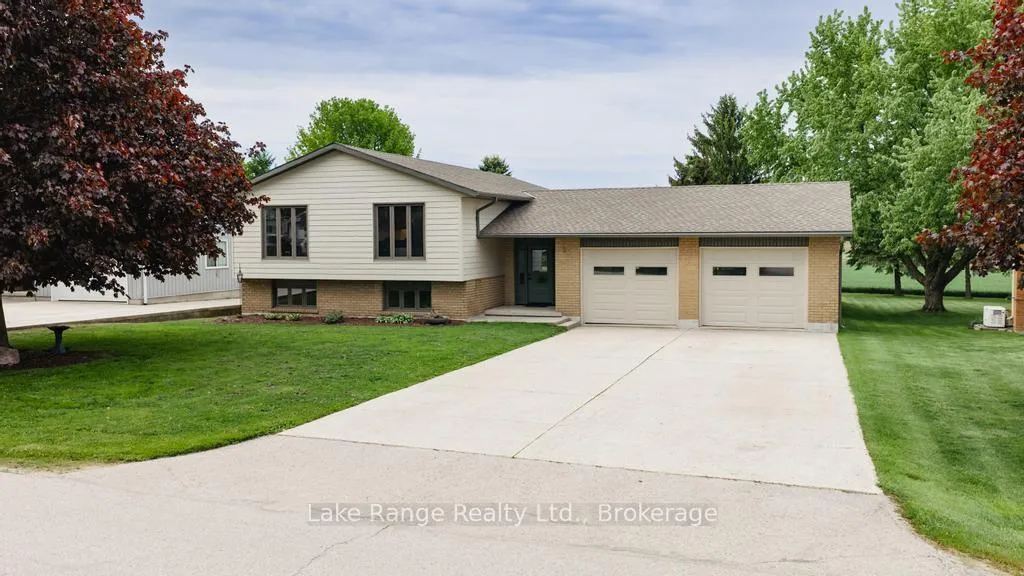 Photo 1 of 23 Parker Dr E, Morris Turnberry, Belgrave — HOMEH