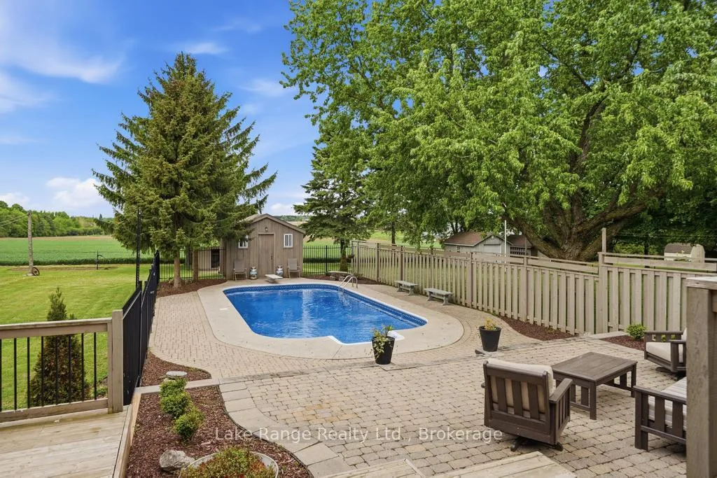 Photo 3 of 23 Parker Dr E, Morris Turnberry, Belgrave — HOMEH
