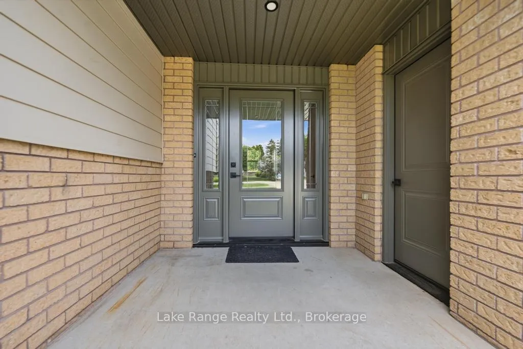 Photo 4 of 23 Parker Dr E, Morris Turnberry, Belgrave — HOMEH