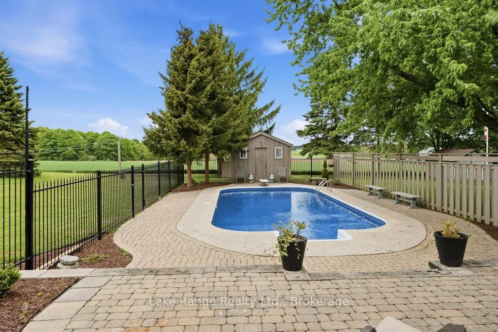 Photo 5 of 23 Parker Dr E, Morris Turnberry, Belgrave — HOMEH