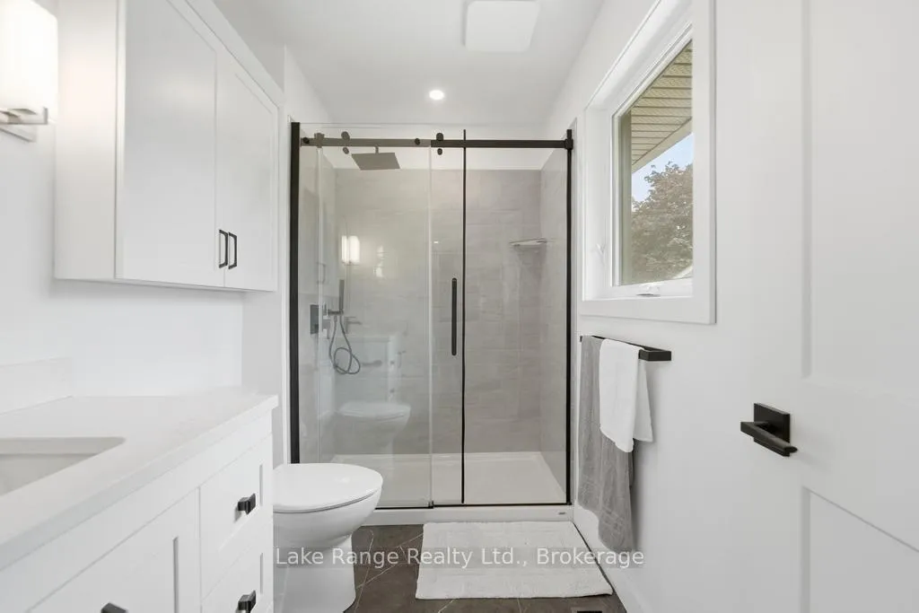 Photo 6 of 23 Parker Dr E, Morris Turnberry, Belgrave — HOMEH