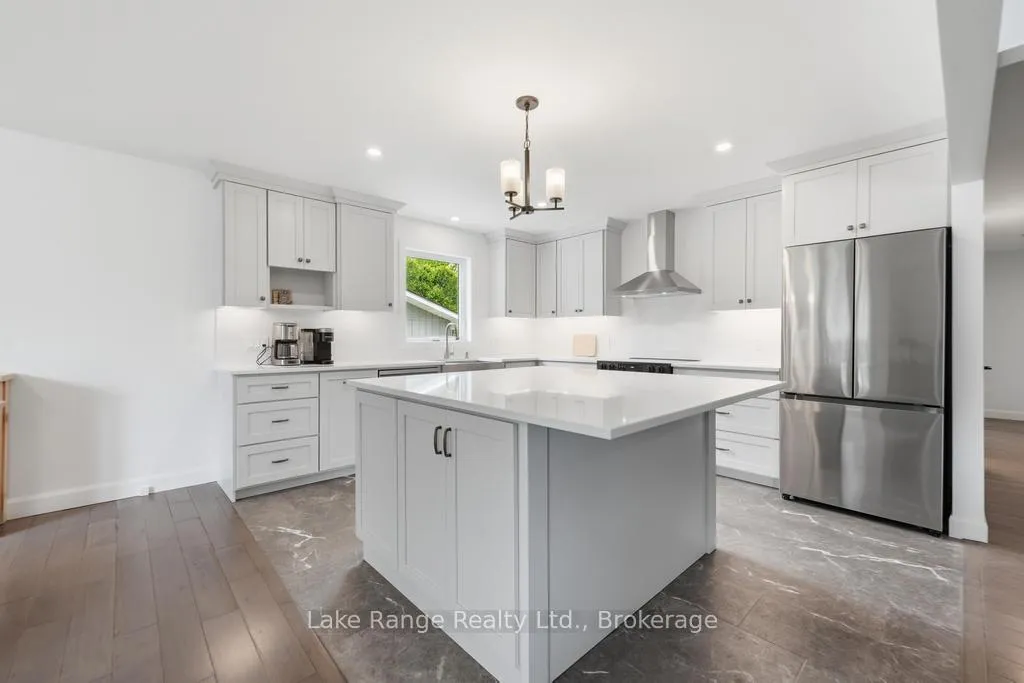 Photo 8 of 23 Parker Dr E, Morris Turnberry, Belgrave — HOMEH