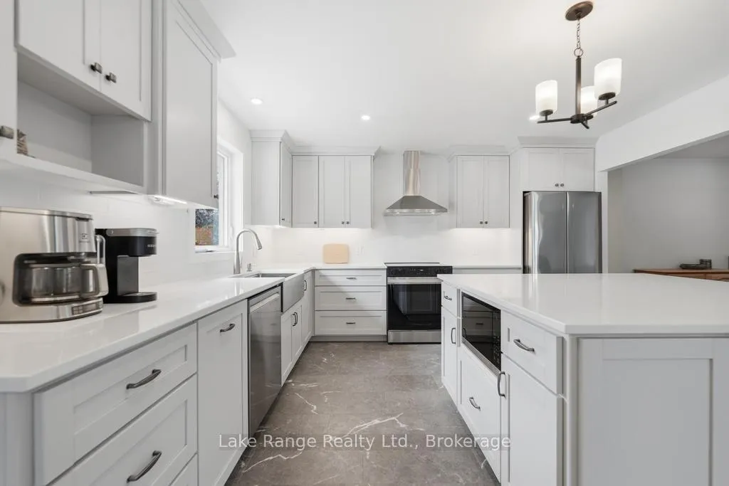 Photo 9 of 23 Parker Dr E, Morris Turnberry, Belgrave — HOMEH
