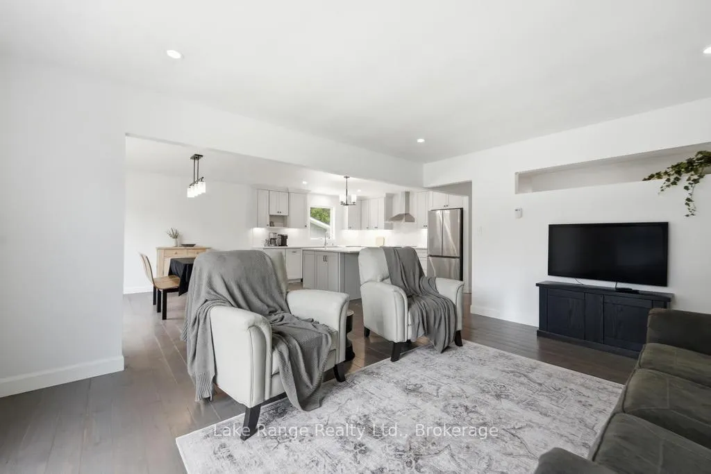 Photo 11 of 23 Parker Dr E, Morris Turnberry, Belgrave — HOMEH
