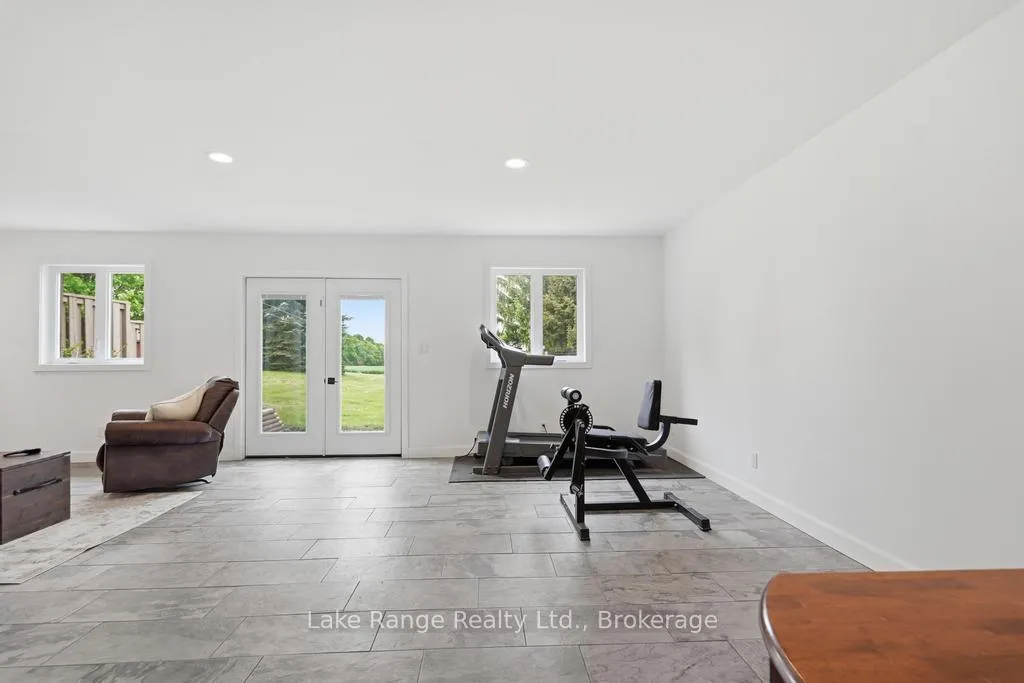 Photo 17 of 23 Parker Dr E, Morris Turnberry, Belgrave — HOMEH