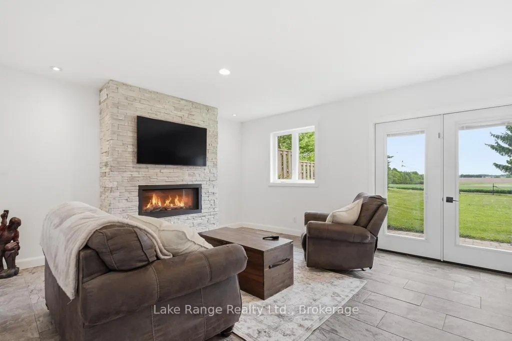 Photo 20 of 23 Parker Dr E, Morris Turnberry, Belgrave — HOMEH