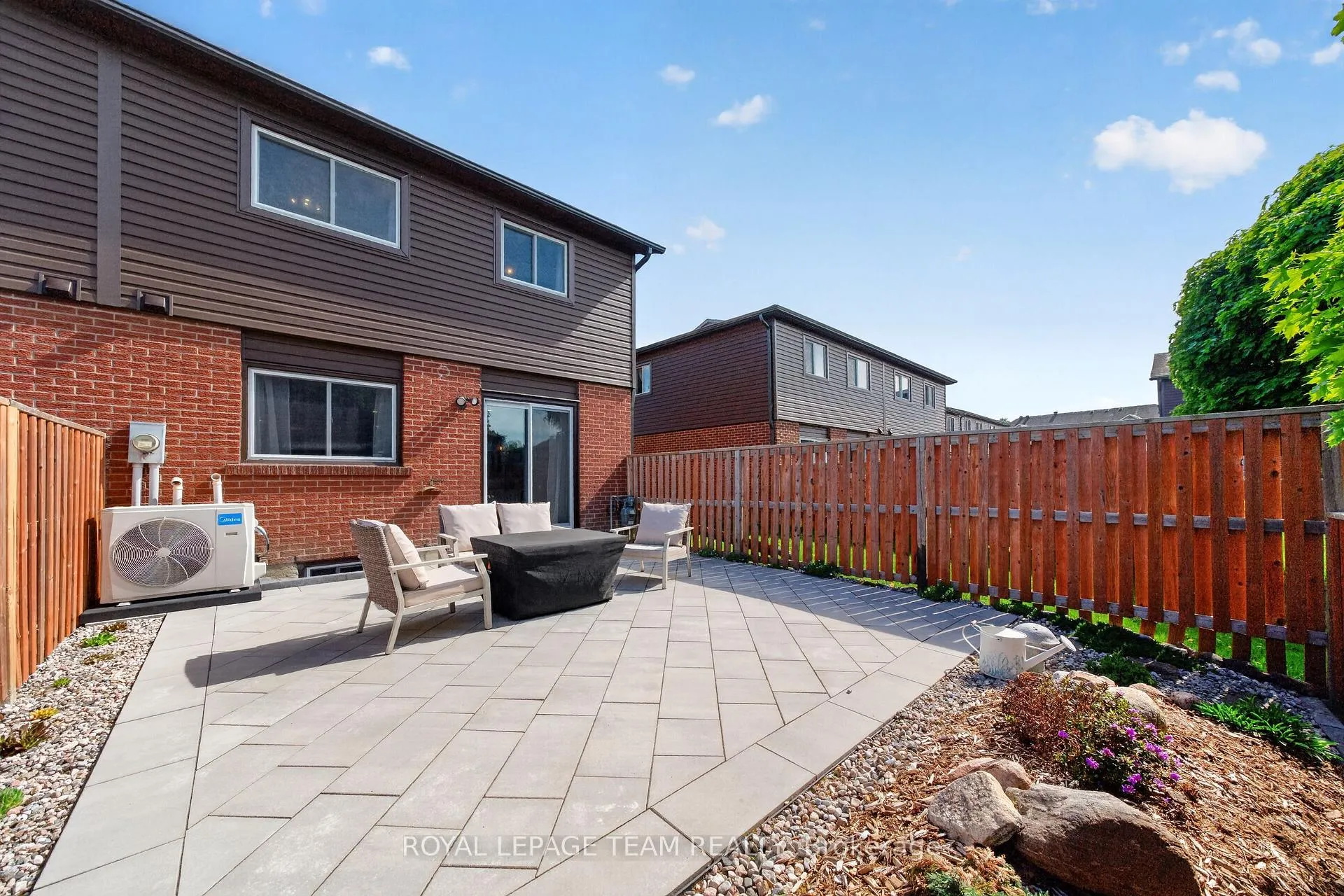 Photo 5 of Unit 37, 3315 Hogarth Avenue, Ottawa, Blossom Park/Kemp Park/Findlay Creek — HOMEH