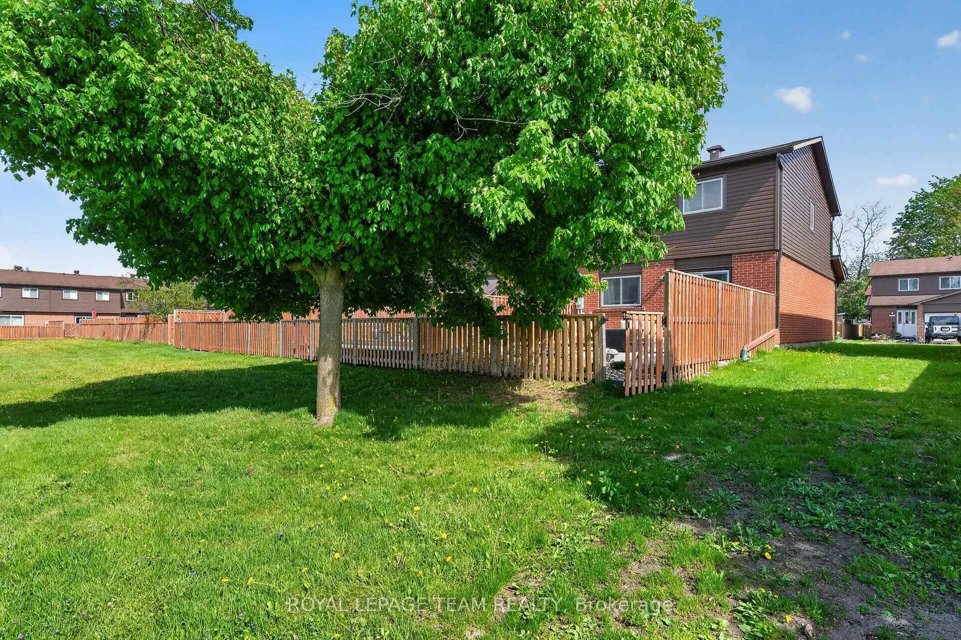 Photo 6 of Unit 37, 3315 Hogarth Avenue, Ottawa, Blossom Park/Kemp Park/Findlay Creek — HOMEH