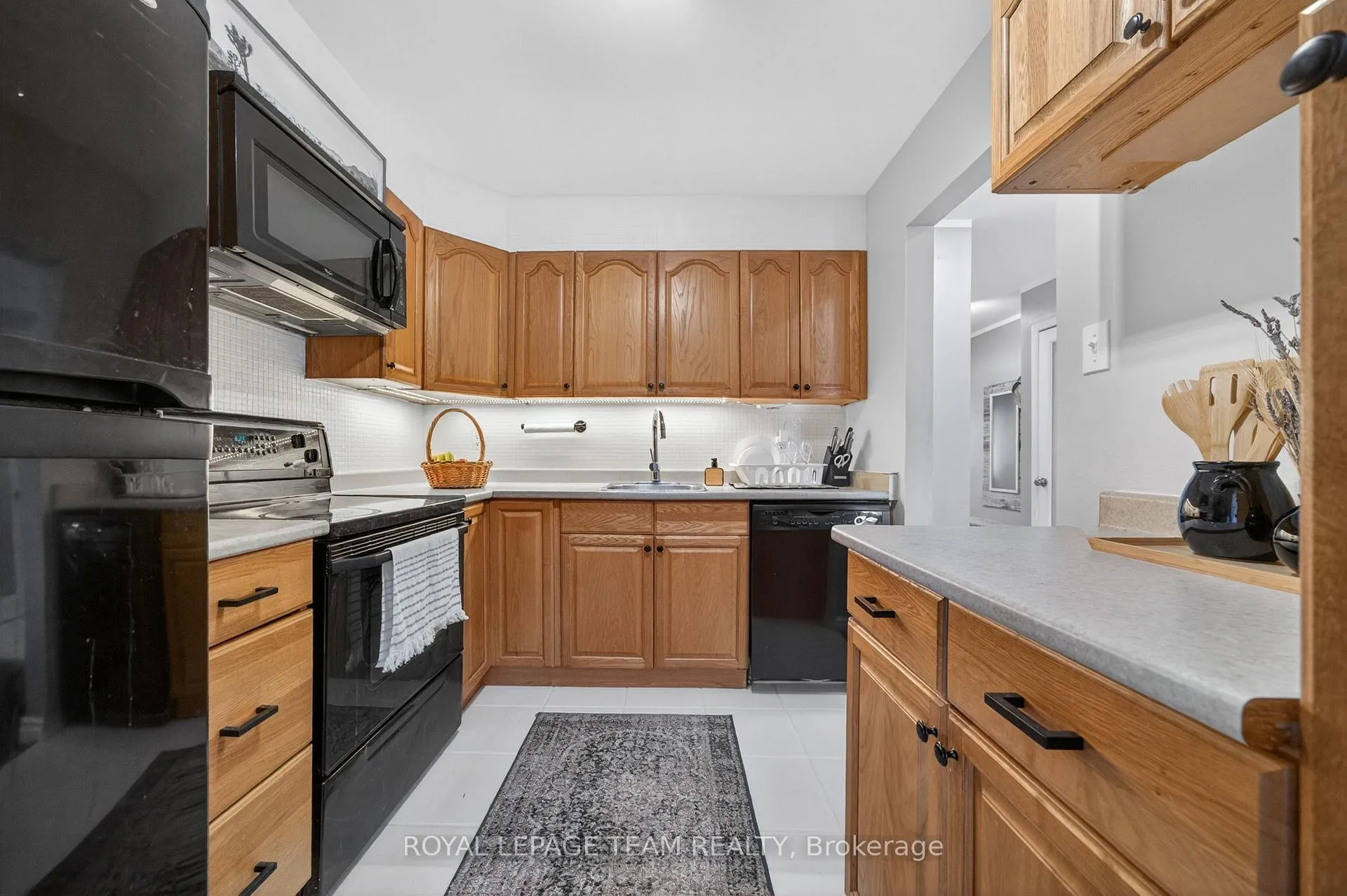 Photo 19 of Unit 37, 3315 Hogarth Avenue, Ottawa, Blossom Park/Kemp Park/Findlay Creek — HOMEH
