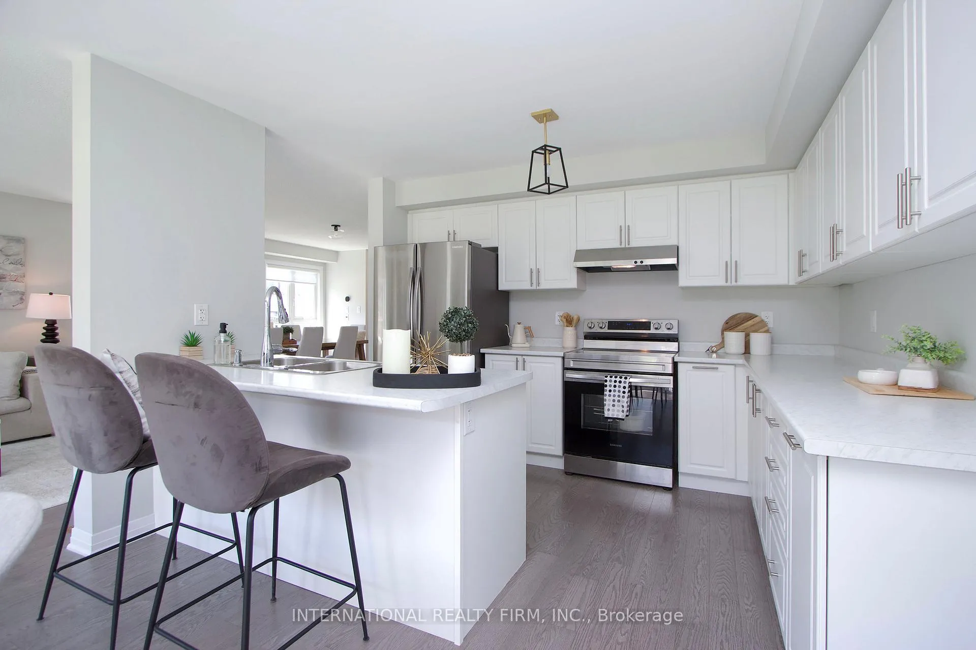 Photo 13 of Unit 33, 11 Caspian Square, Clarington, Bowmanville — HOMEH