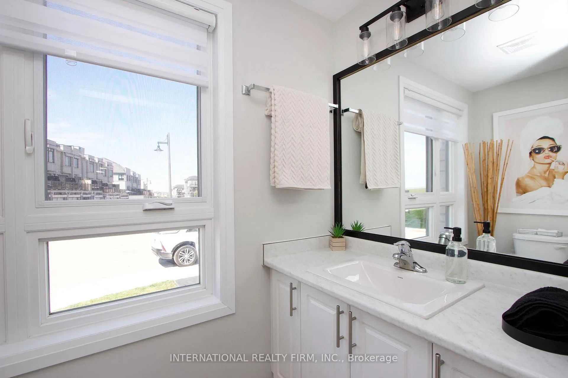 Photo 17 of Unit 33, 11 Caspian Square, Clarington, Bowmanville — HOMEH
