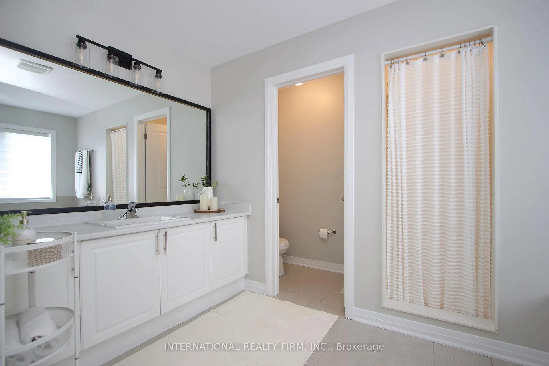 Photo 23 of Unit 33, 11 Caspian Square, Clarington, Bowmanville — HOMEH