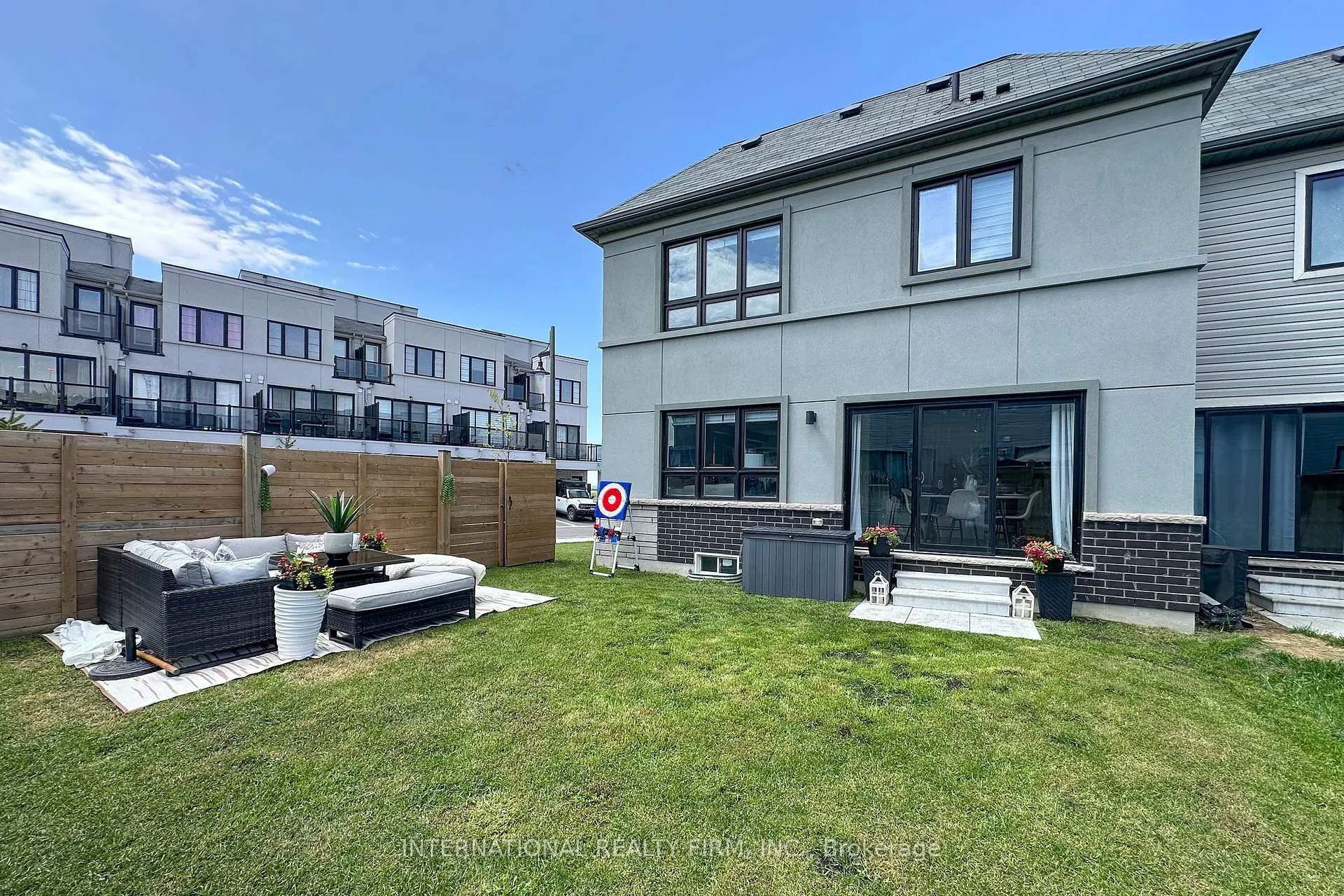 Photo 31 of Unit 33, 11 Caspian Square, Clarington, Bowmanville — HOMEH