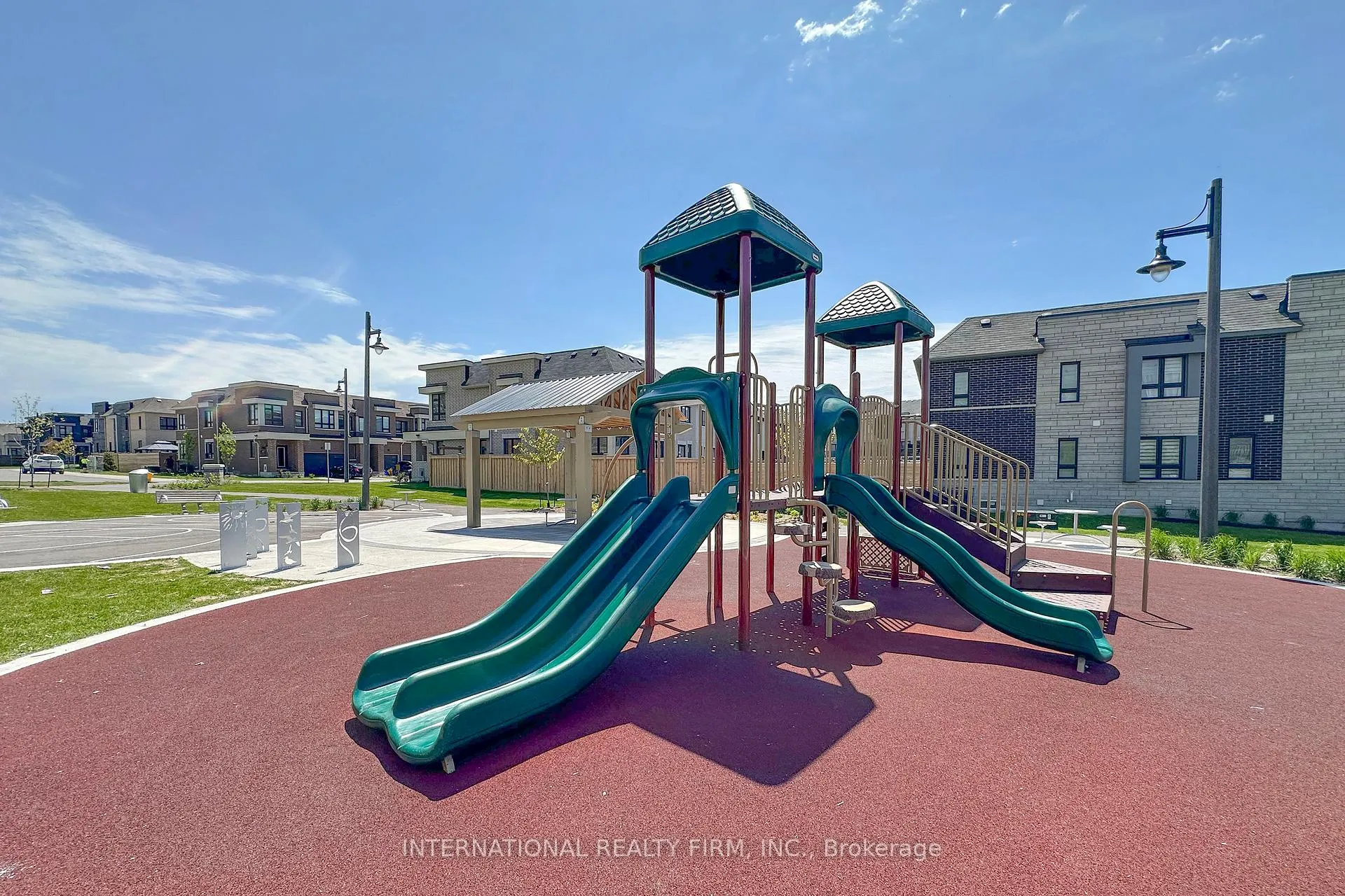 Photo 35 of Unit 33, 11 Caspian Square, Clarington, Bowmanville — HOMEH