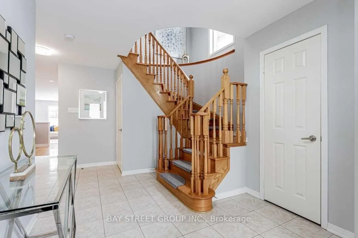 Photo 2 of 30 Delattaye Avenue, Aurora, Bayview Northeast — HOMEH