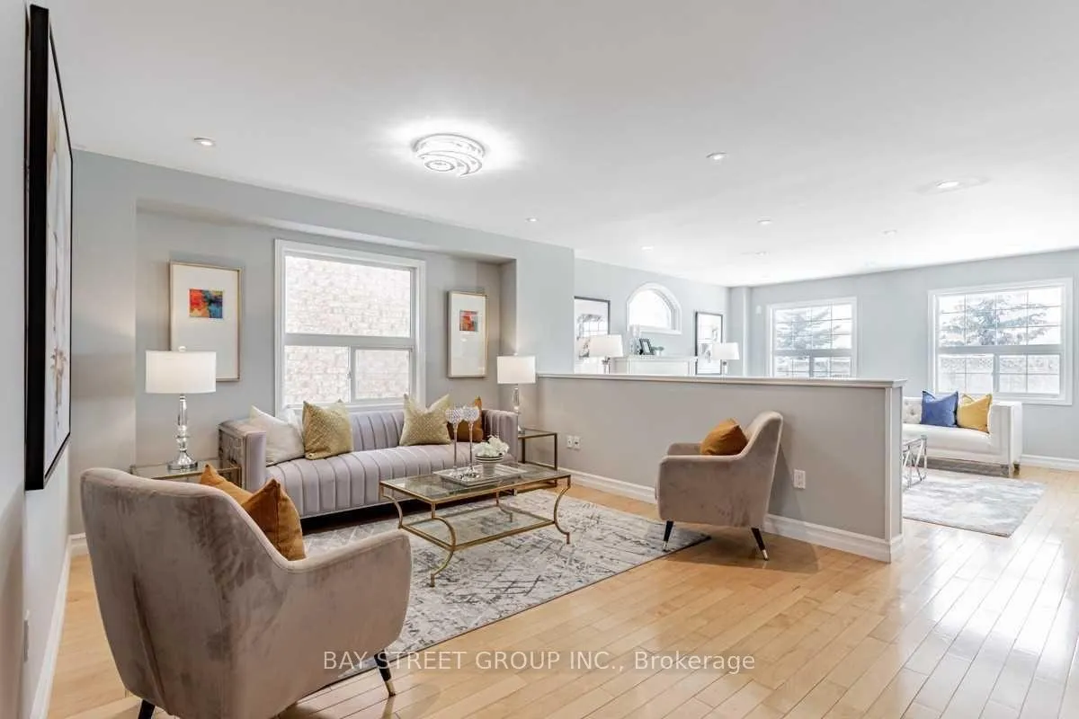 Photo 4 of 30 Delattaye Avenue, Aurora, Bayview Northeast — HOMEH