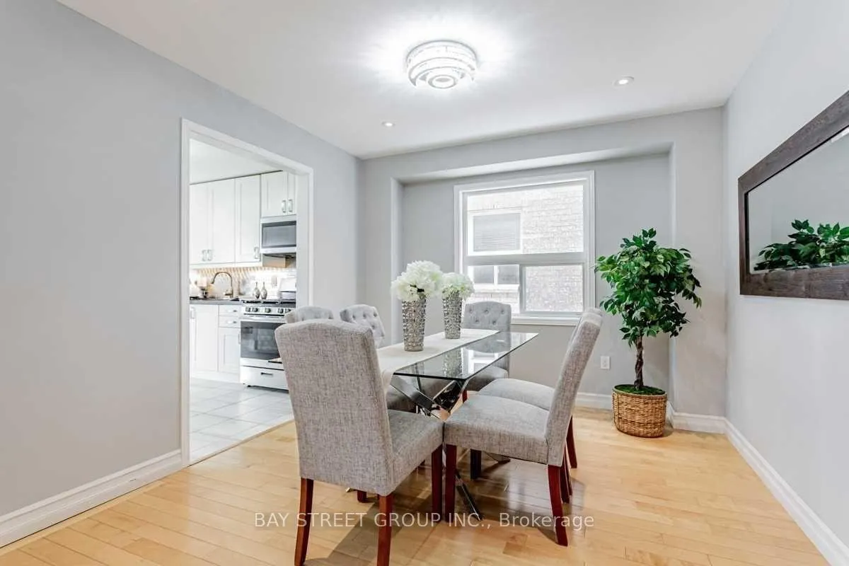 Photo 14 of 30 Delattaye Avenue, Aurora, Bayview Northeast — HOMEH