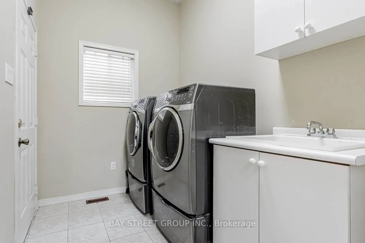 Photo 16 of 30 Delattaye Avenue, Aurora, Bayview Northeast — HOMEH