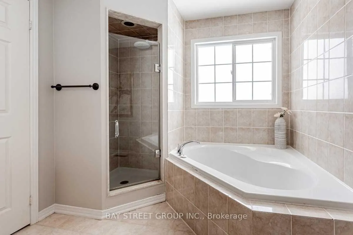 Photo 21 of 30 Delattaye Avenue, Aurora, Bayview Northeast — HOMEH