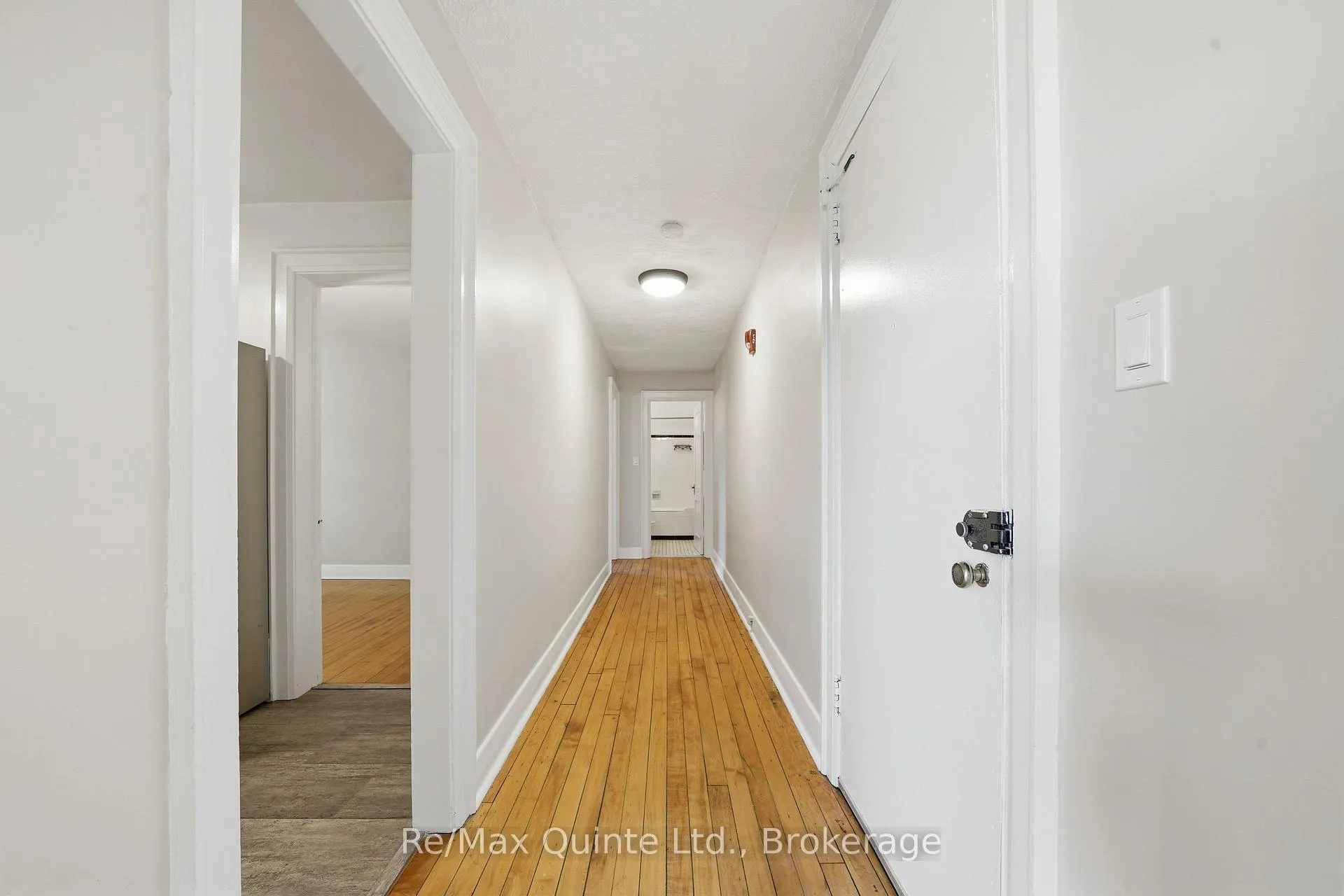Photo 11 of 215 Victoria Avenue, Belleville, Belleville Ward — HOMEH
