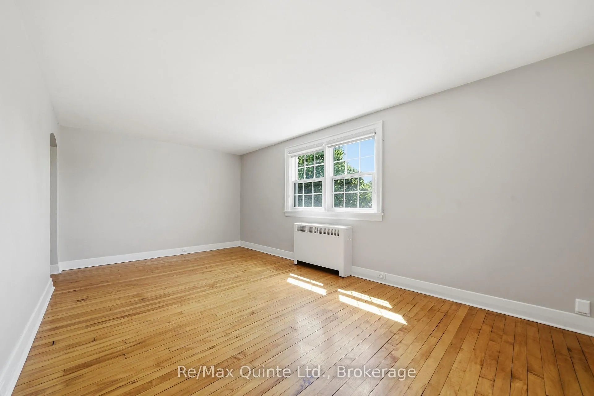 Photo 16 of 215 Victoria Avenue, Belleville, Belleville Ward — HOMEH