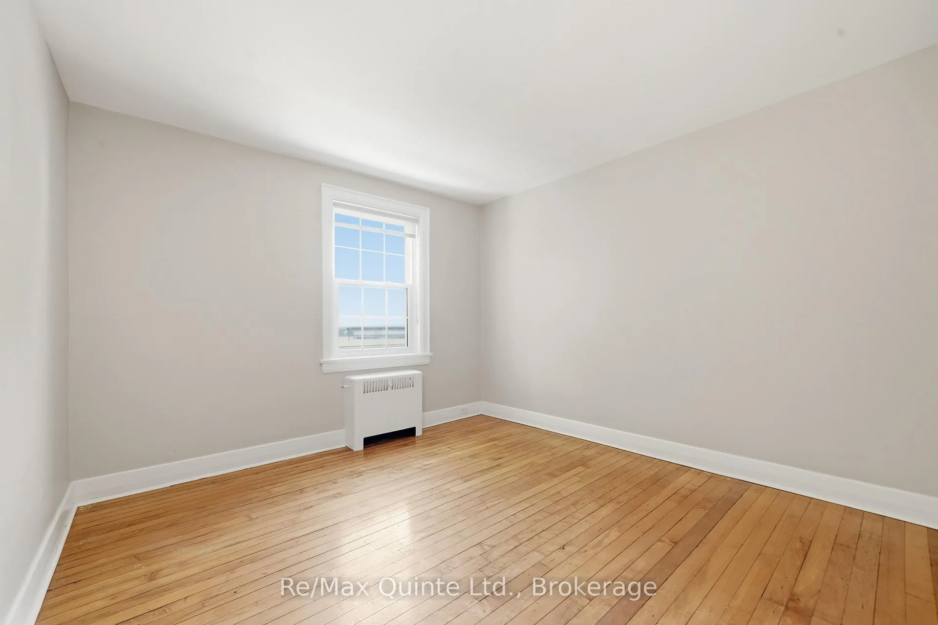 Photo 20 of 215 Victoria Avenue, Belleville, Belleville Ward — HOMEH
