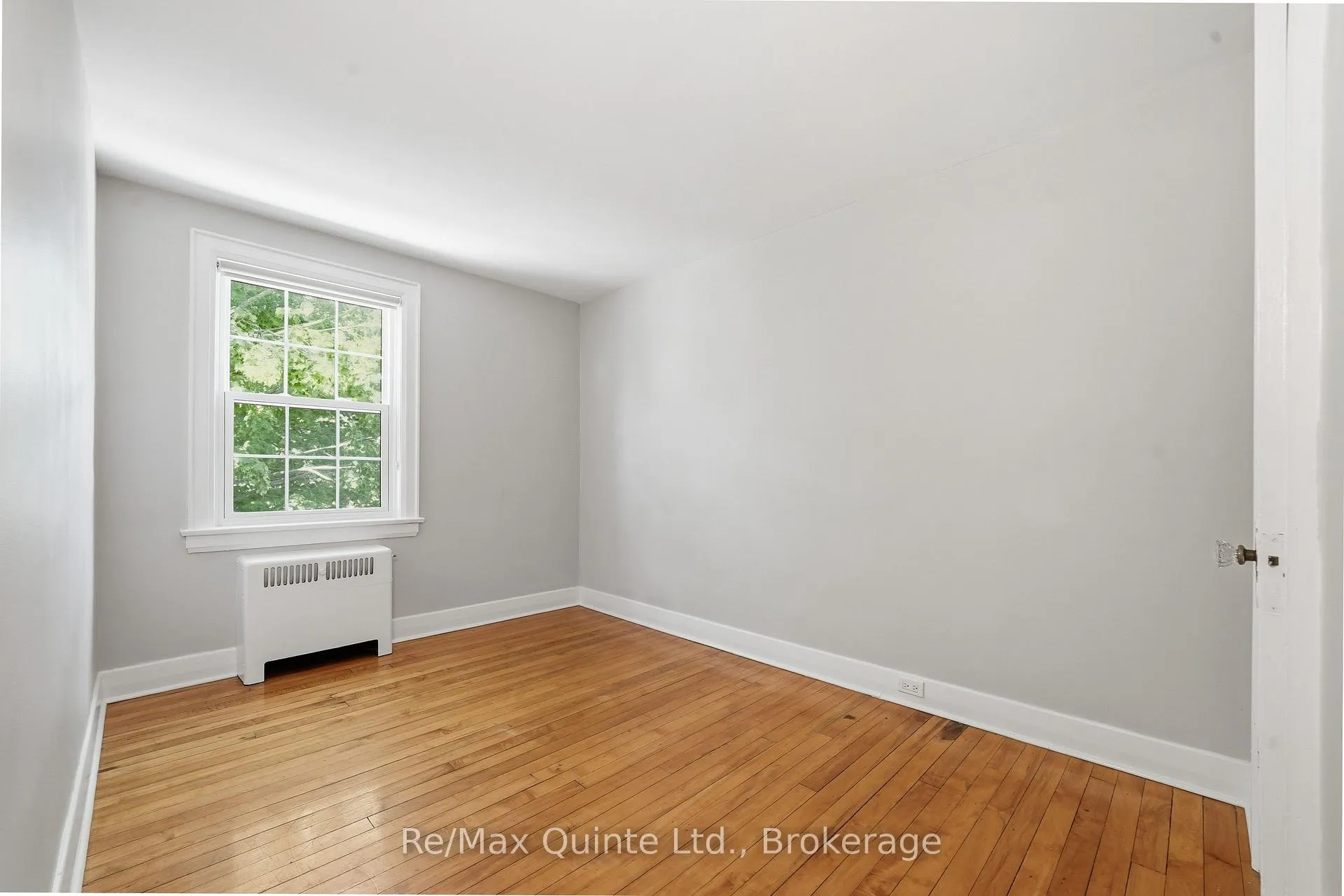Photo 21 of 215 Victoria Avenue, Belleville, Belleville Ward — HOMEH