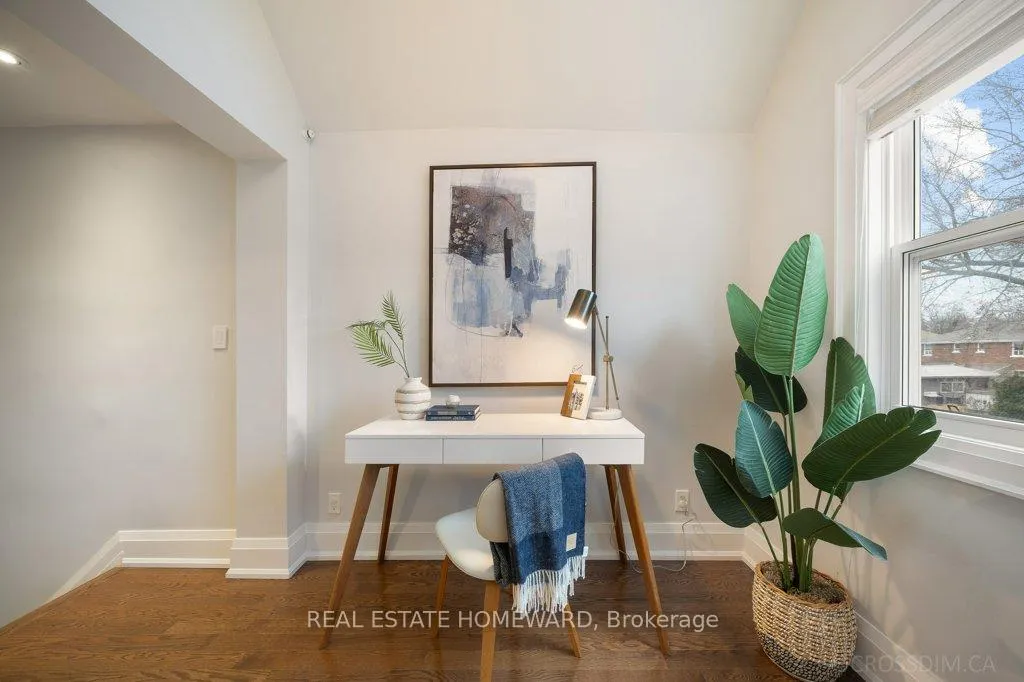 Photo 18 of 21 Queensdale Avenue, Toronto, Danforth Village-East York — HOMEH