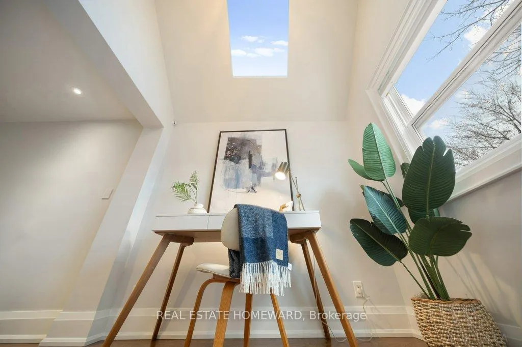 Photo 19 of 21 Queensdale Avenue, Toronto, Danforth Village-East York — HOMEH