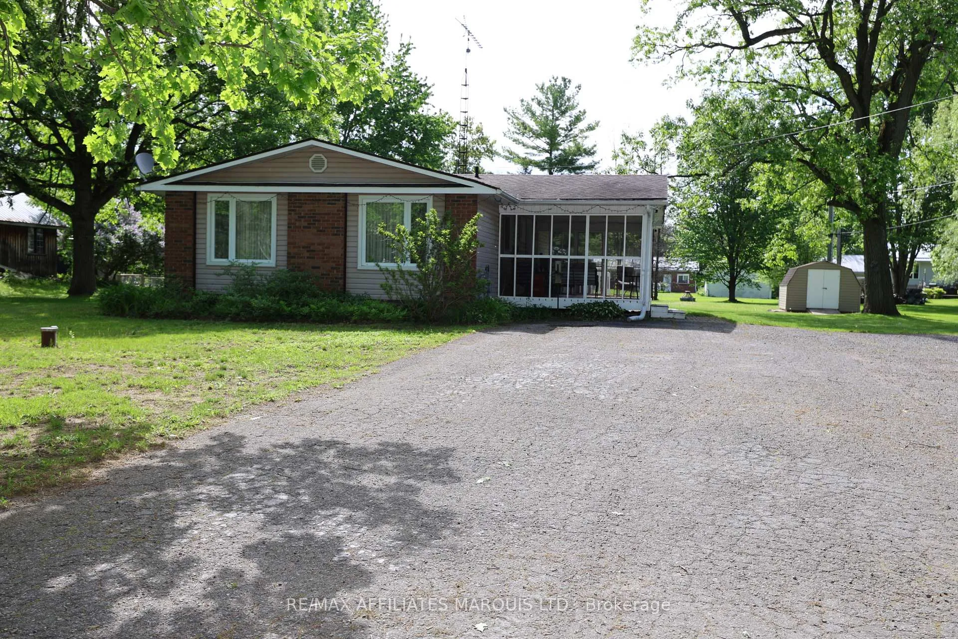 Photo 1 of 9 Sutton Drive, Edwardsburgh/Cardinal, Edwardsburgh/Cardinal Twp — HOMEH