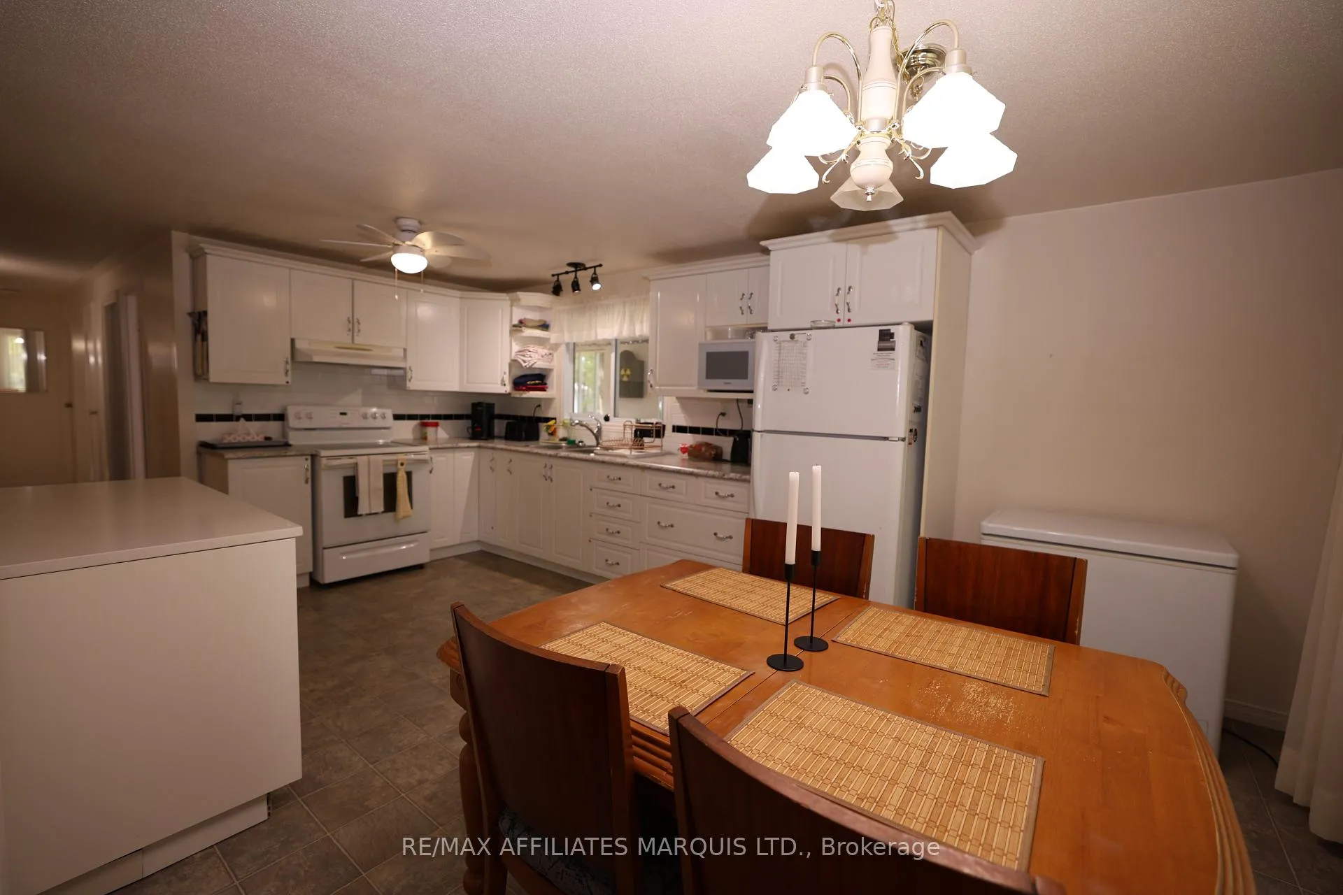 Photo 13 of 9 Sutton Drive, Edwardsburgh/Cardinal, Edwardsburgh/Cardinal Twp — HOMEH
