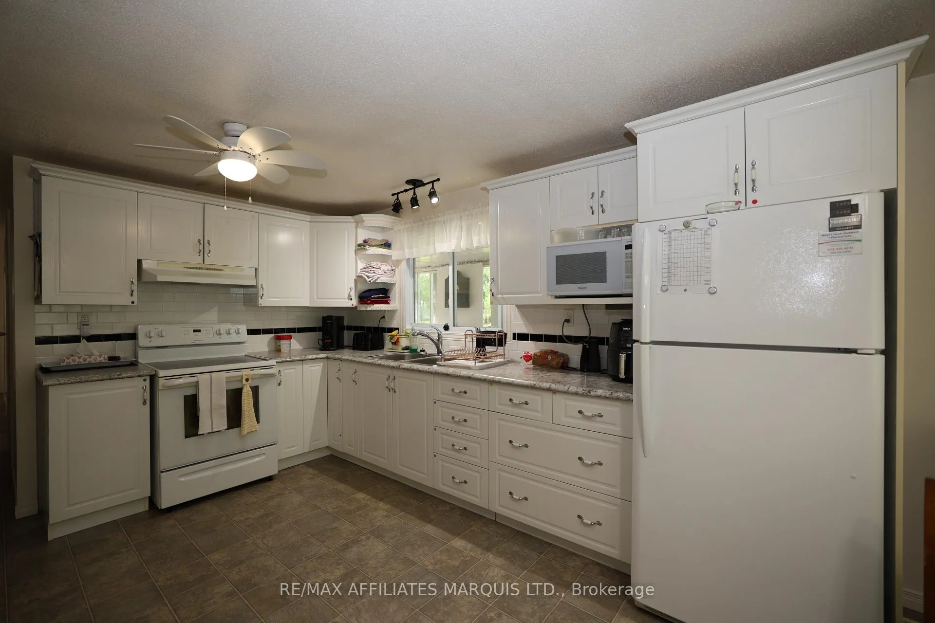 Photo 14 of 9 Sutton Drive, Edwardsburgh/Cardinal, Edwardsburgh/Cardinal Twp — HOMEH