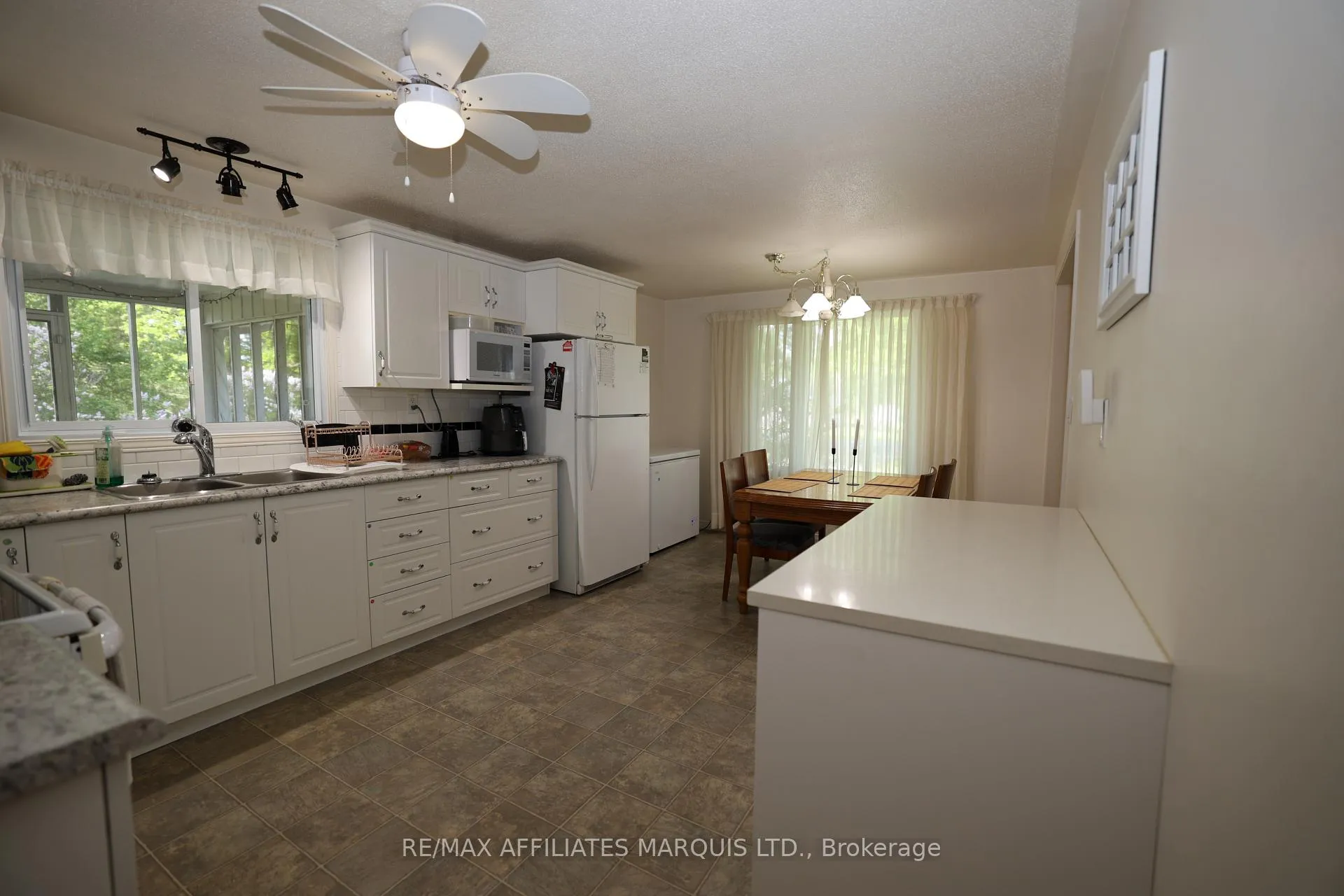 Photo 15 of 9 Sutton Drive, Edwardsburgh/Cardinal, Edwardsburgh/Cardinal Twp — HOMEH